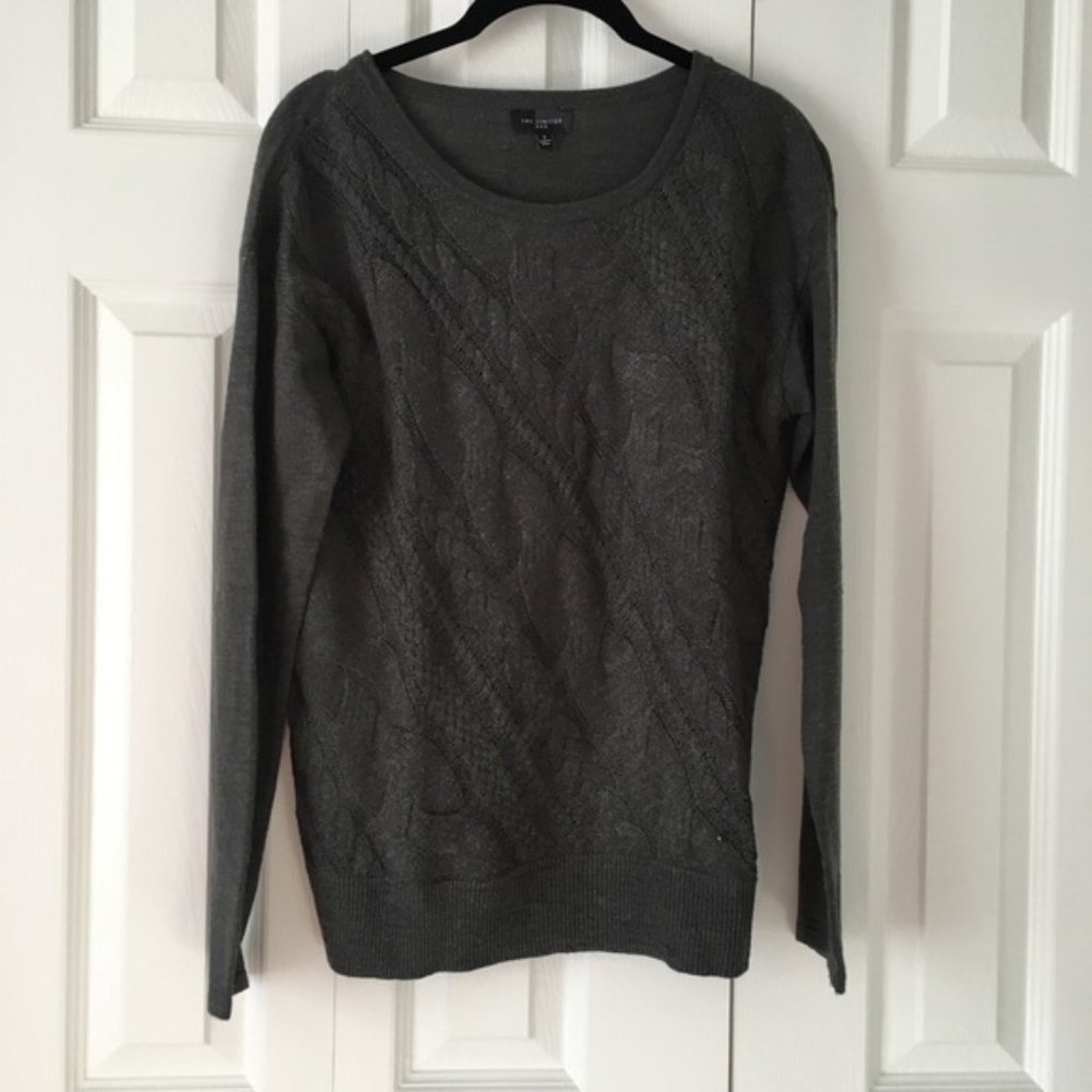 ❤️ CLOSET CLEAR OUT!! 🎉 The Limited Gray Cable Knit Sweater